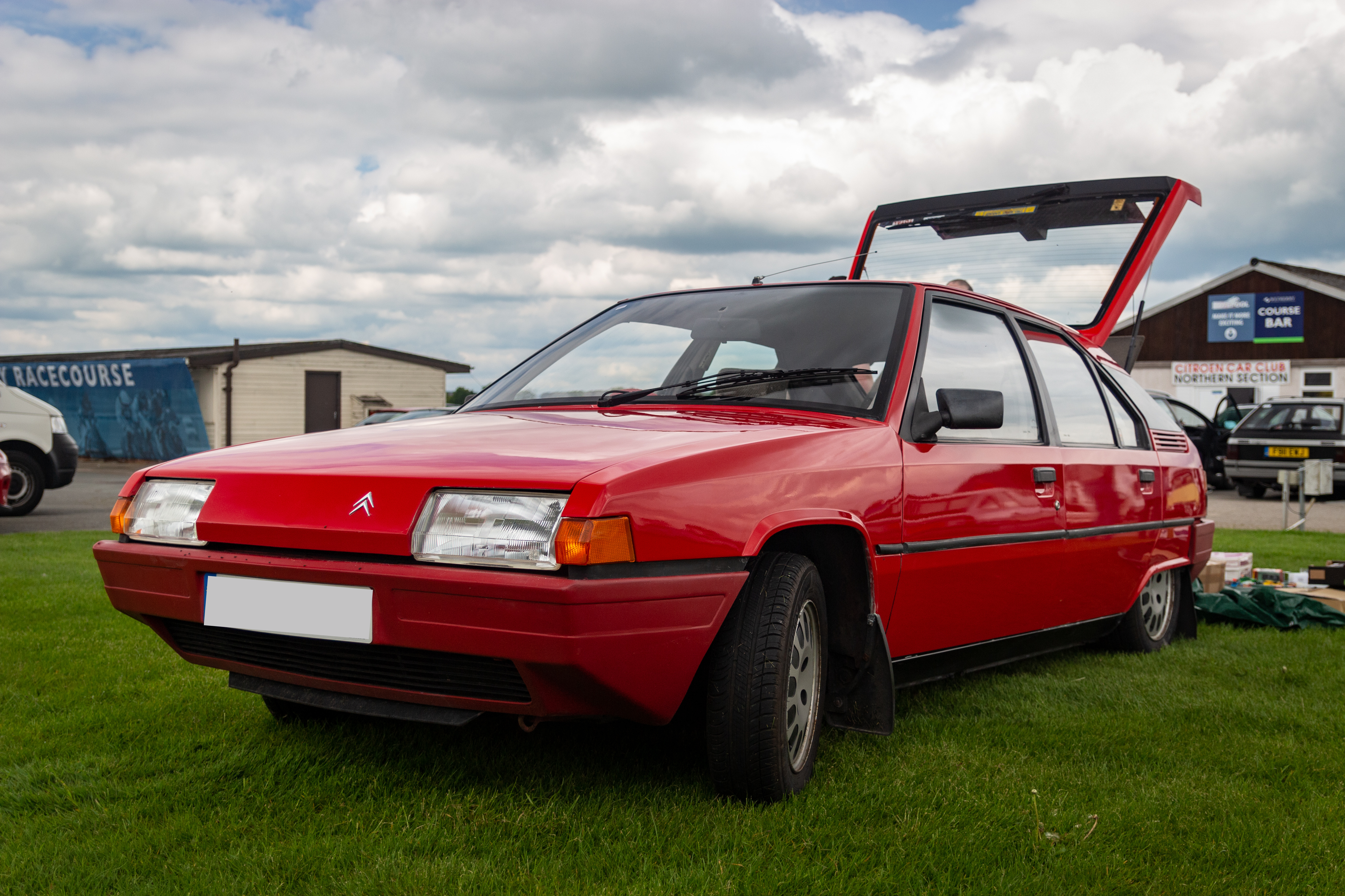 Red Citreon BX 16