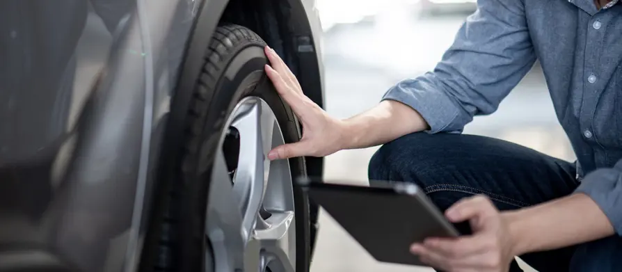 Checking tyre
